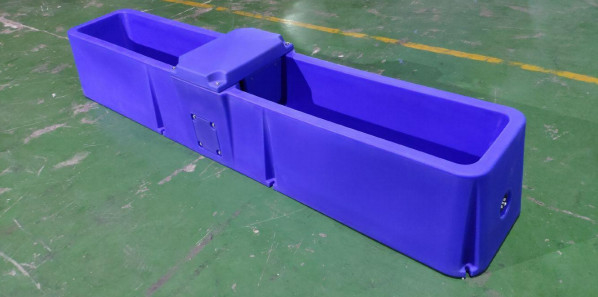 Suhu yang dikendalikan biru Peternakan Auto Waterer dengan built-in kontrol suhu untuk Sapi