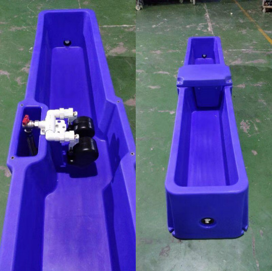 Suhu yang dikendalikan biru Peternakan Auto Waterer dengan built-in kontrol suhu untuk Sapi